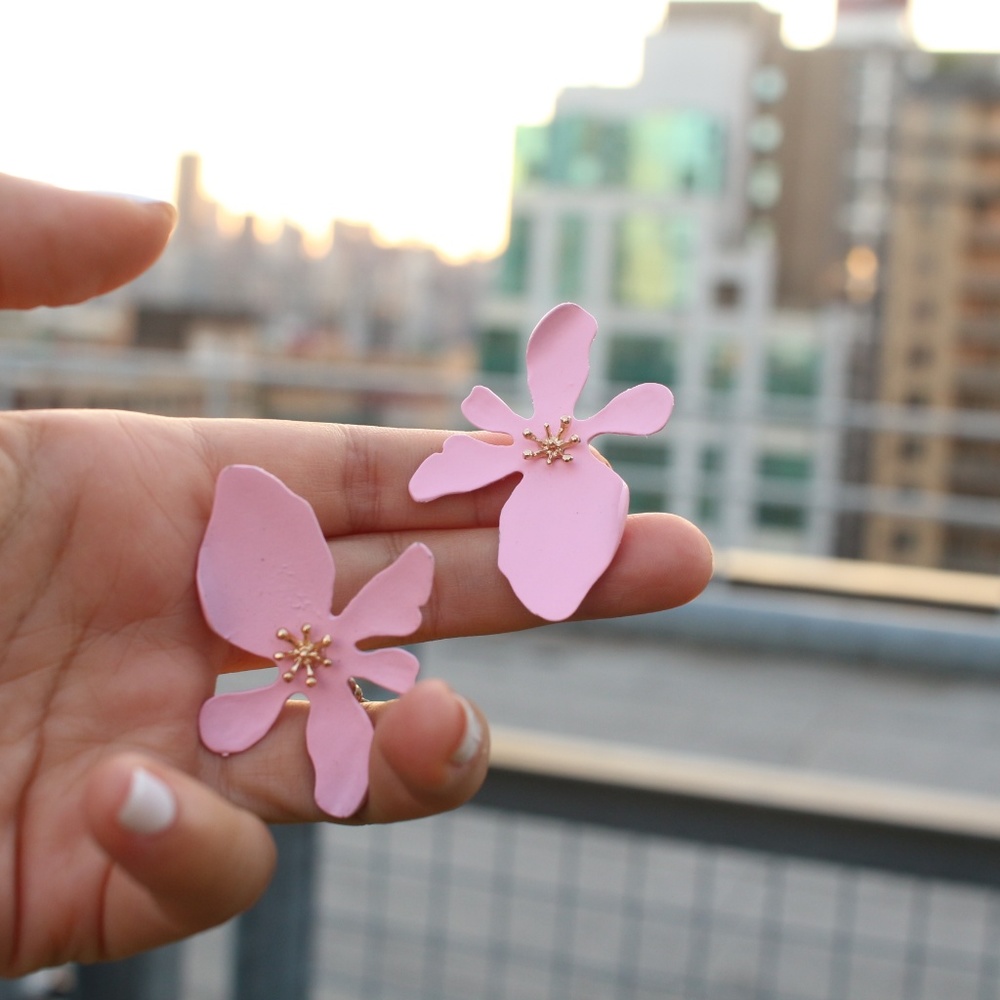 NEW Handmade Pink Lily small stud flower earrings - Picture 7 of 10